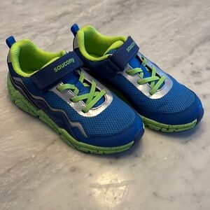 Saucony Blue and Green Sneakers with Vibrant Design